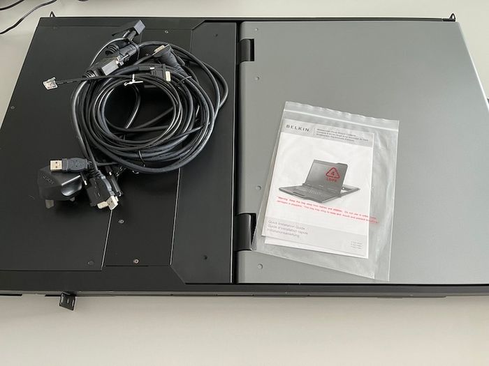 Belkin 19" 1U Widescreen Rackmount Console F1DC101H
