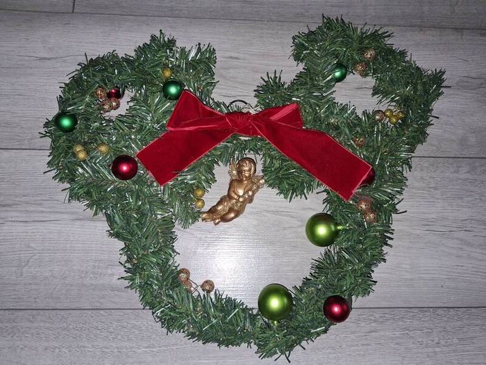 Only 1 Euro Each To Clear!! - Decor, Christmas, Etc