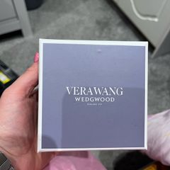 Brand New Vera Wang jewellery box