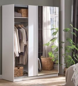 Compact wardrobe