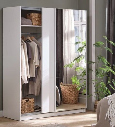 Compact wardrobe