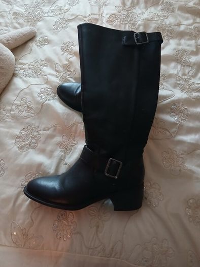 Ladies boots