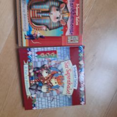 Children's pop up books x2