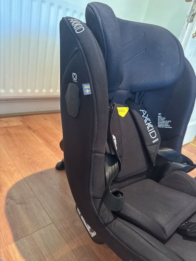 Axkid Car seat