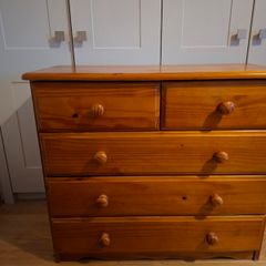 chest of drawers