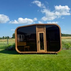 Sauna /plunge pool