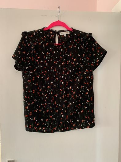floral blouse