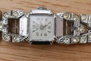 Vintage 1940's Ladies Berco De Luxe 17 rubis cocktail Manual Wind Up watch Swiss made (works well)