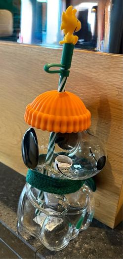 Starbucks limited edition snoopy cold cup