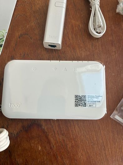 Tado Programmer & Hot Water Control and Internet Bridge (Smart Thermostat Starter Kit V3+)