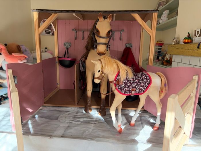 Our generation stables with two horses and accessories seen in photos