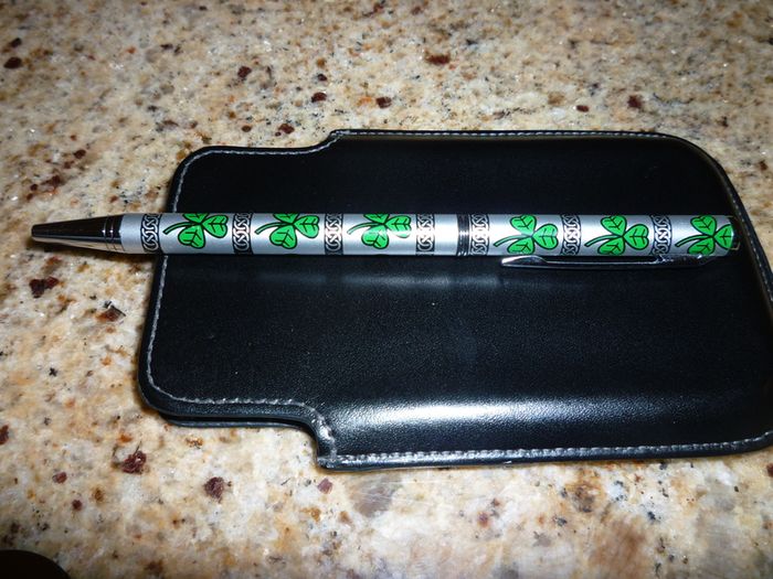 Book Mark x 2 & Pen Biro Set Celtic Claddagh Design New Immaculate.