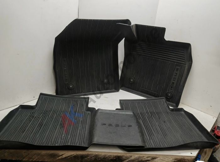 Ford Boot liner and Ford front and back Matts