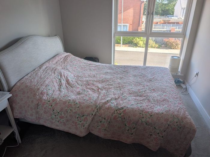 King size bed + Mattress