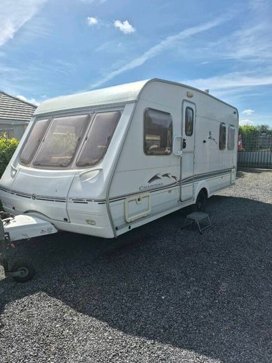 Fixed Bed.caravan.