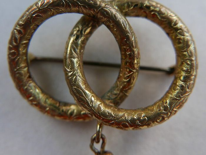 Vintage Gold Tone Brosche
