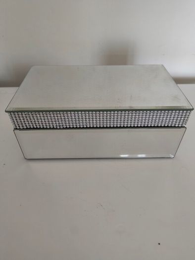 Jewellery box