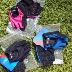 Gym gloves. Fingerless gloves. Cycling gloves. Work gloves. Carpenter gloves. Weightlifting. Workout. Fitness. Bodybuilding
