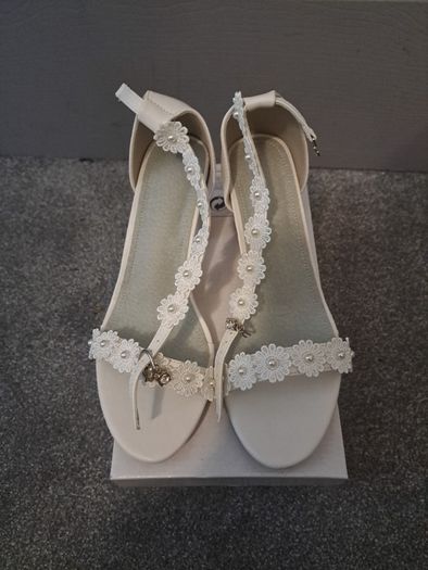 Ladies shoes