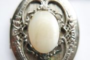 Vintage Silver Tone Oval Locket with Faux Pearl Cabochon length 28"