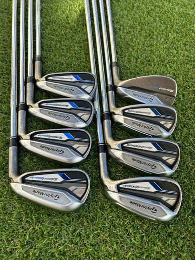 Full set of golf Taylormade clubs