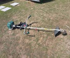 petrol grass strimmer