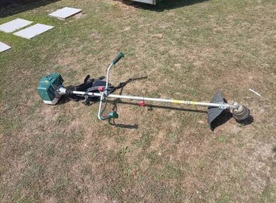 petrol grass strimmer
