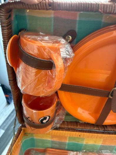 Unused picnic basket