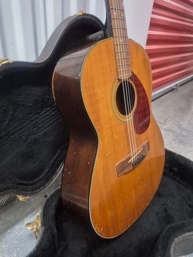 Yamaha FG 75 Acoustic Guitar