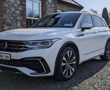 2022 VW Tiguan R-Line 2.0 TDI 150 BHP | Pan Roof