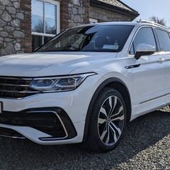 2022 VW Tiguan R-Line 2.0 TDI 150 BHP | Pan Roof