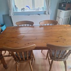 Solid pine table and 6 chairs