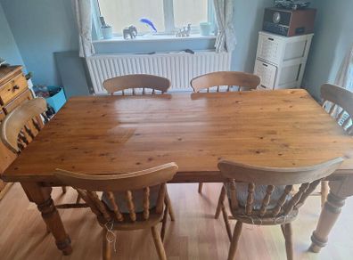 Solid pine table and 6 chairs