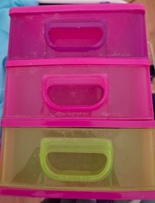 Small storage drawer set.