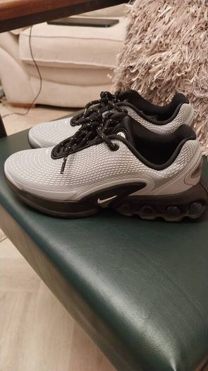 Nike size 4 perfect immaculate were 120
