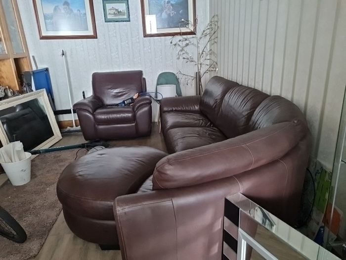 leather suite