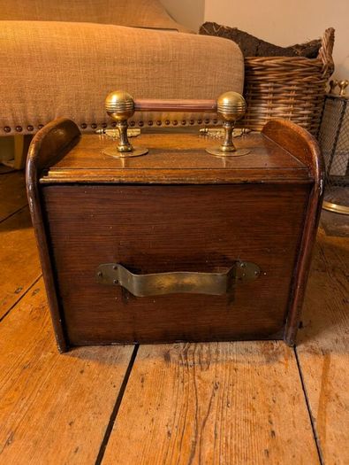 Edwardian oak coal box 34 x 33 x 44 cm