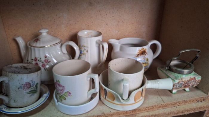 Vintage cups & teapots