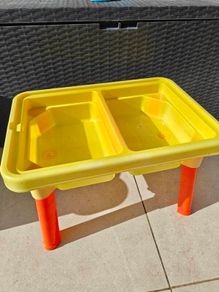 Sand and Water Table