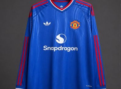 Man united long sleeve Jersey