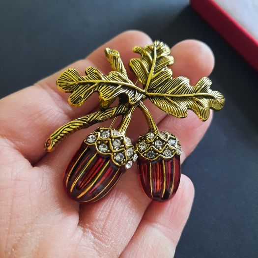 Oak Nut Leaf Enamel Brooch with Crystals Autumn Nature Jewellery Acorn Brooch Pin Badge