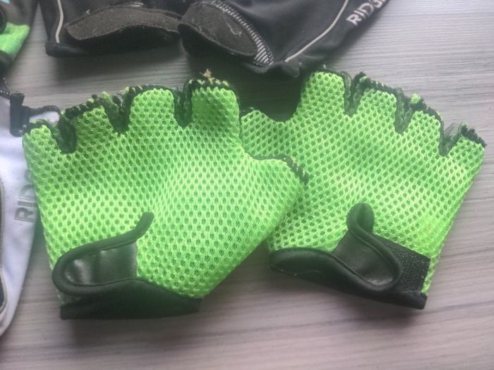 Bicycle gloves