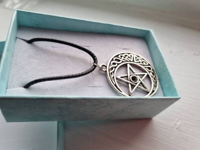 Pentegram Necklace