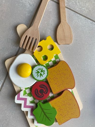 Wooden food set
