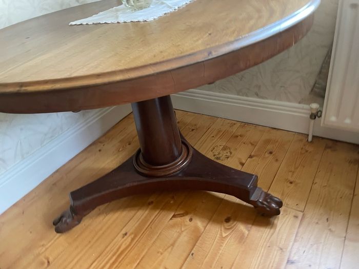 Antique Round Pedestal Dining Table