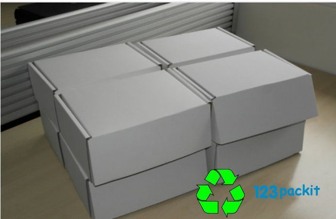 Lot of 10 small white & brown ecommerce shipping boxes eco friendly cardboard retail box for online shop, online retail and kraft Size 19 x 13 x 9 cm