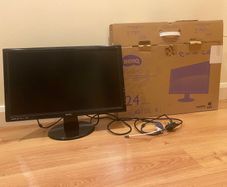 Benq GW2455 monitor - mint condition, D-Sub (VGA) to USB C adapter and cable included