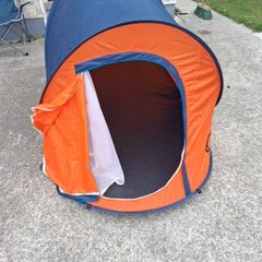 Pop up tent