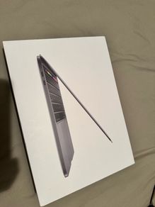 MacBook Pro 13-inch Space Gray / 2.0GHz QC / 16GB / 512GB model A2251