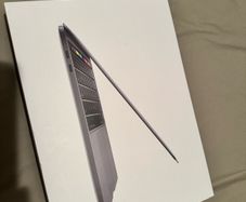 MacBook Pro 13-inch Space Gray / 2.0GHz QC / 16GB / 512GB model A2251